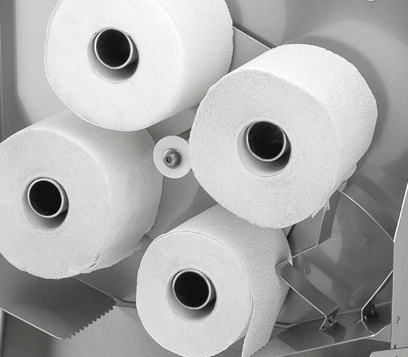 Vier Rollen im SanTRAL Toilettenpapierspender